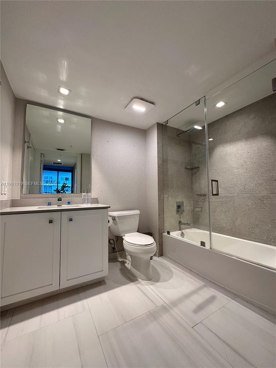 1800 N Bayshore Dr #812, Miami FL 33132