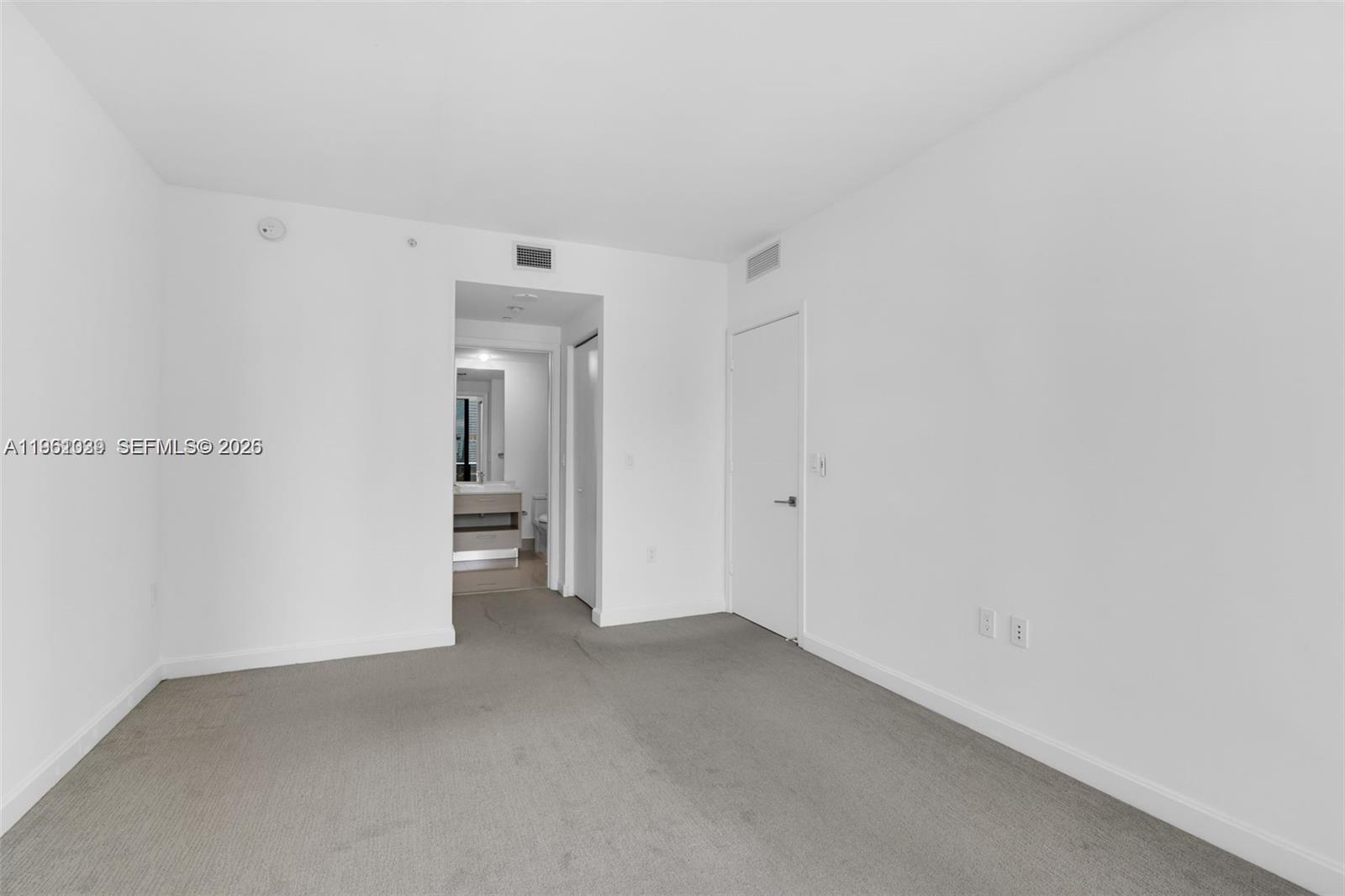 45 SW 9th St #2204, Miami FL 33130