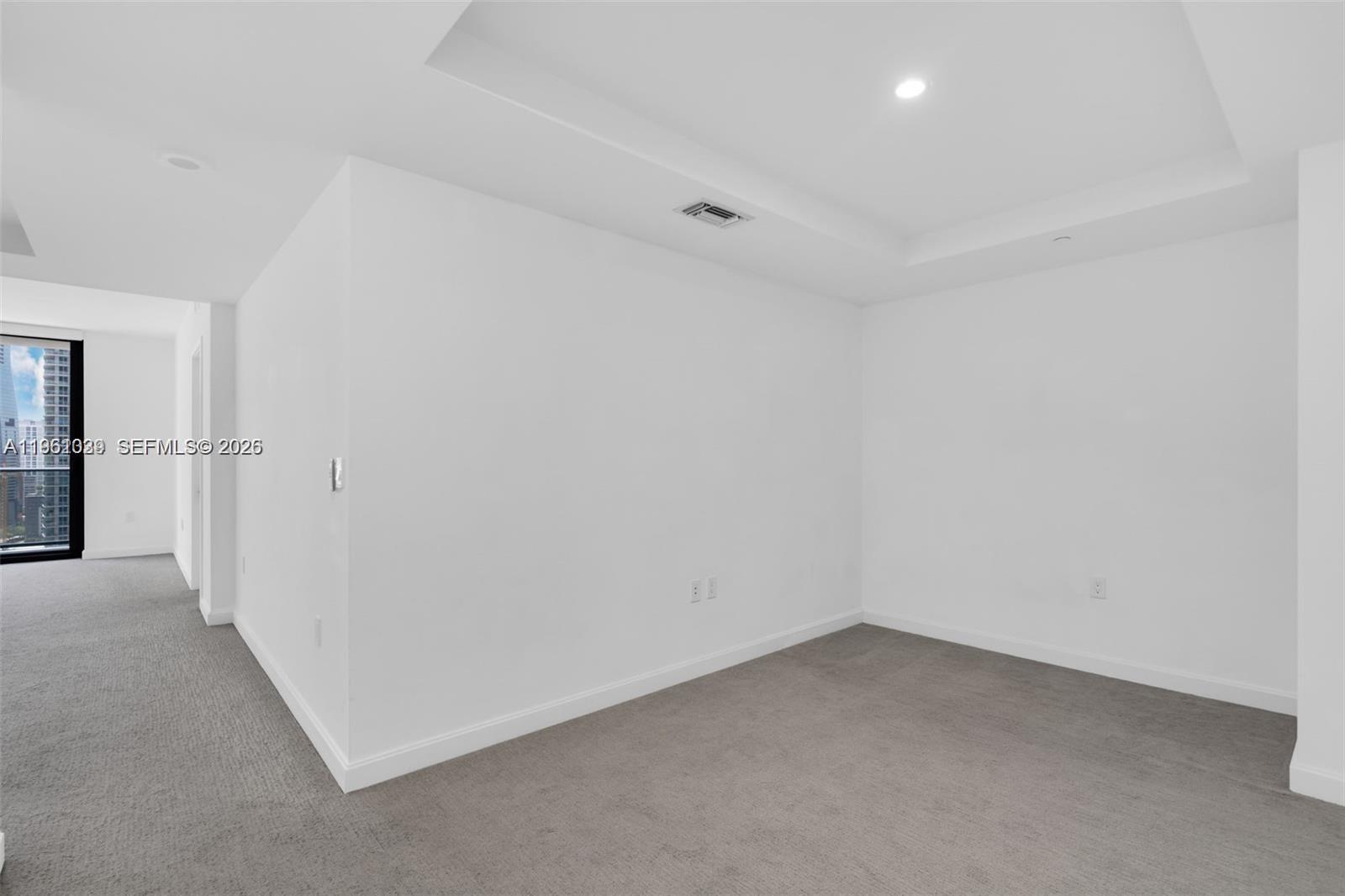 45 SW 9th St #2204, Miami FL 33130