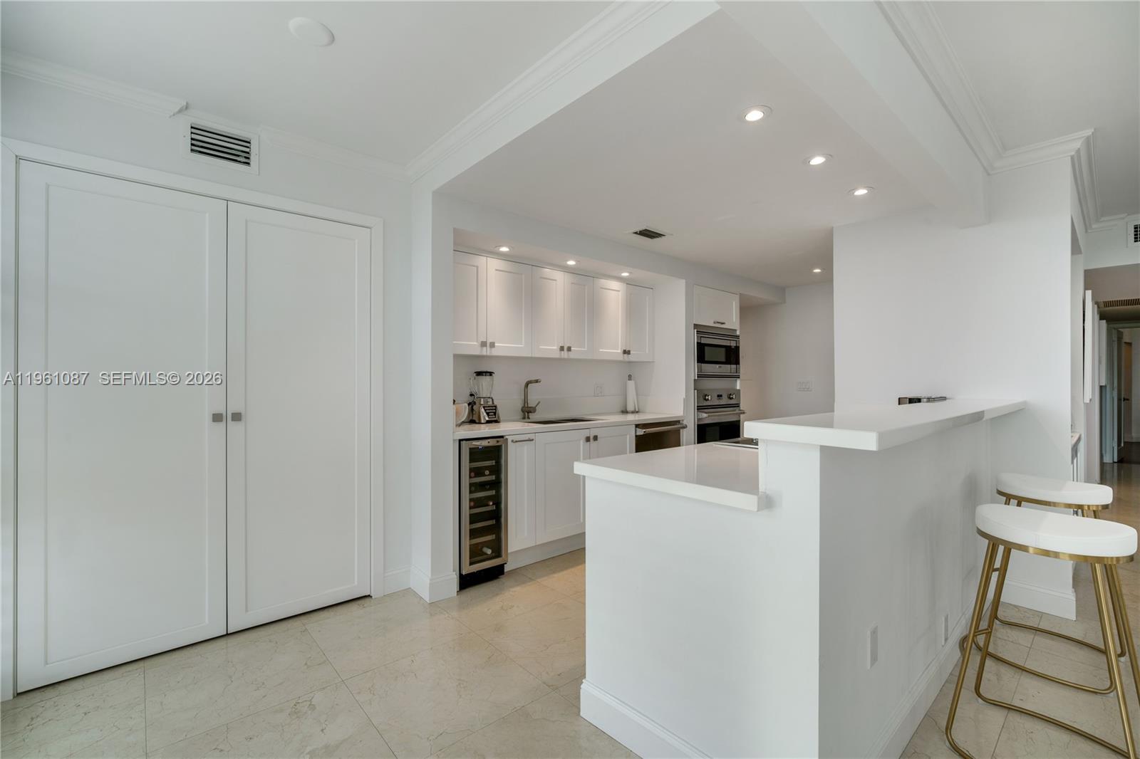 1111 Crandon Blvd #C406, Key Biscayne FL 33149