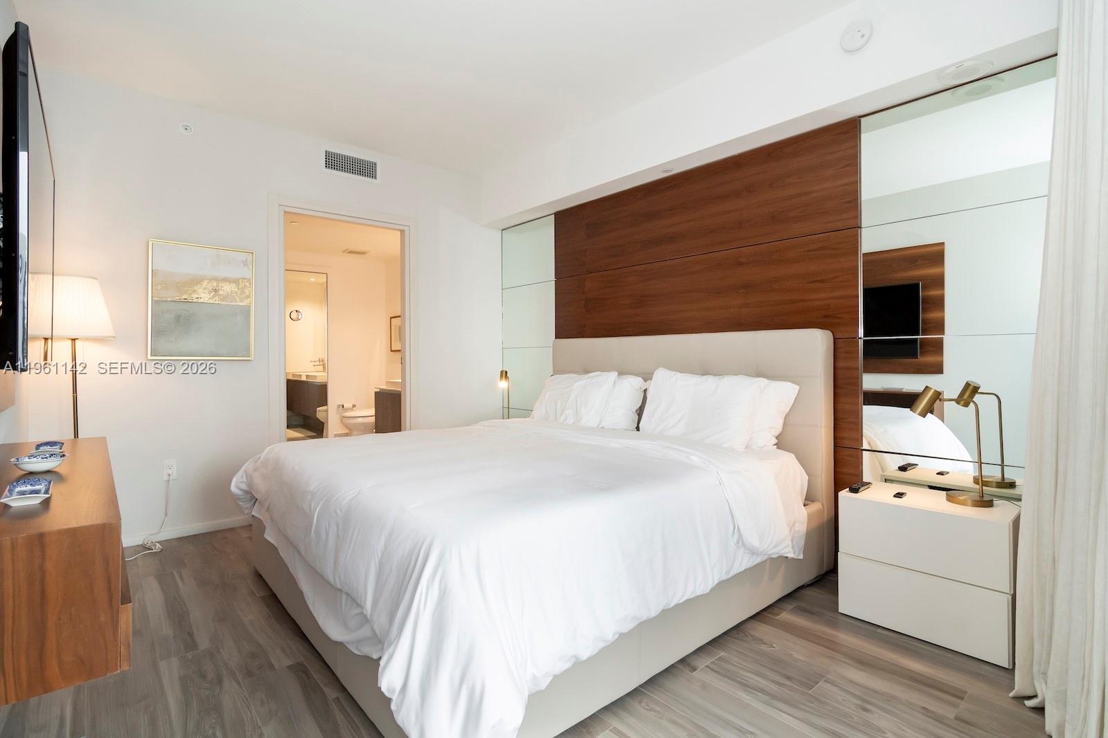 801 S Miami Ave #3803, Miami FL 33130