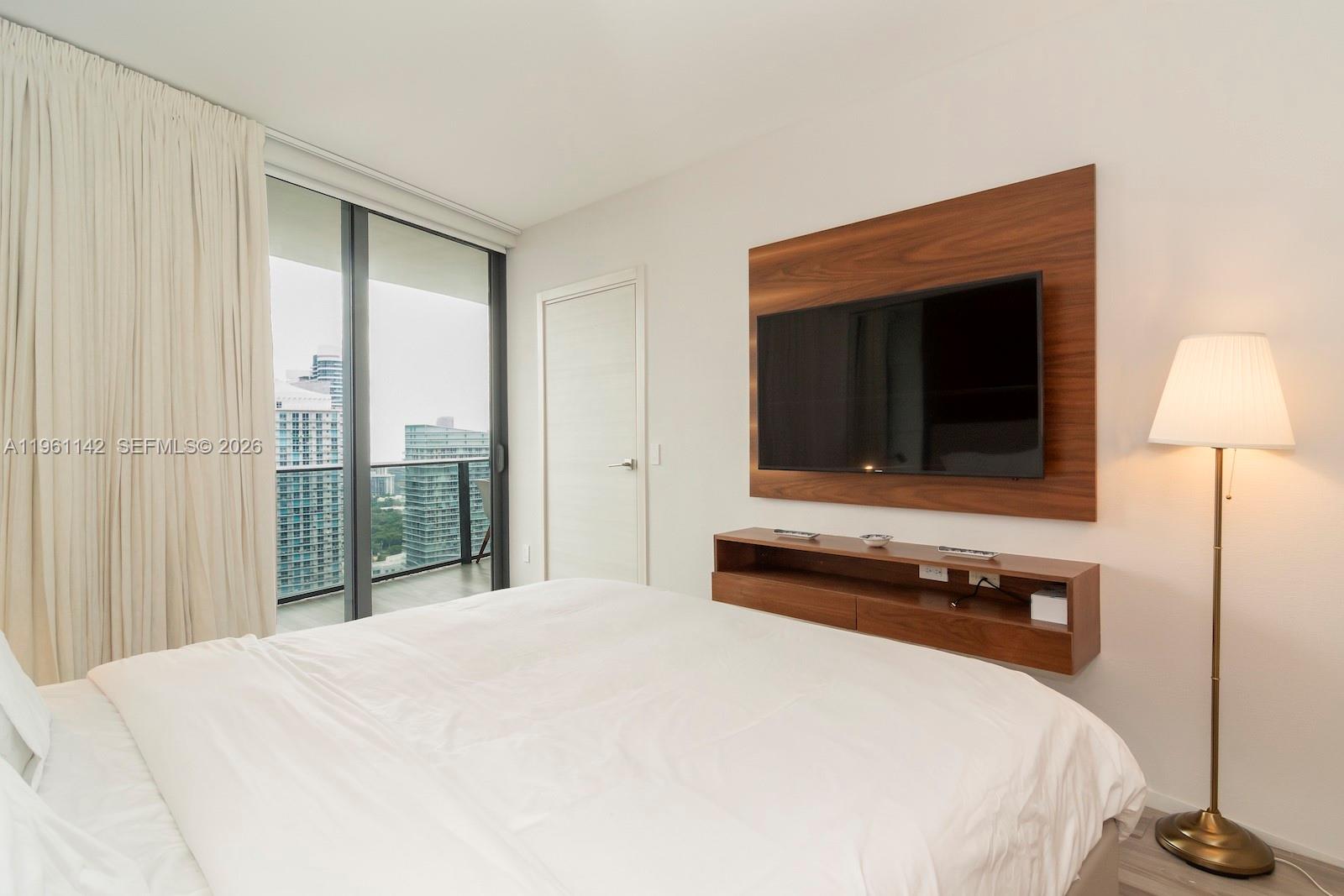 801 S Miami Ave #3803, Miami FL 33130