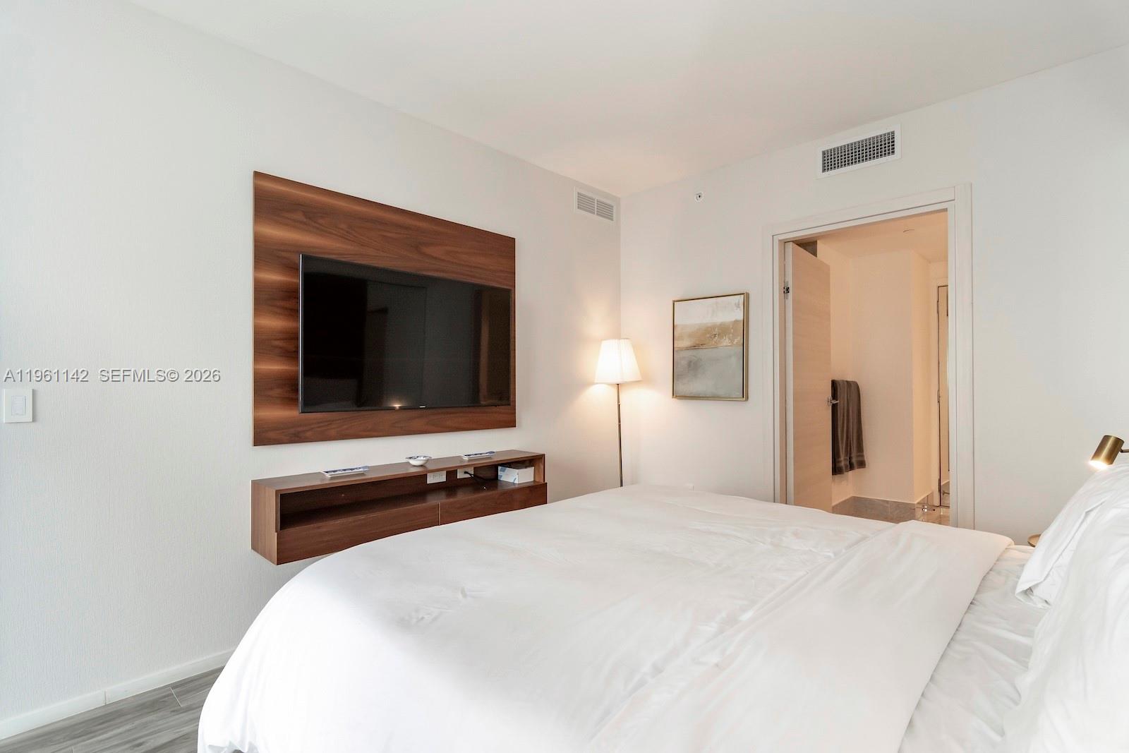 801 S Miami Ave #3803, Miami FL 33130