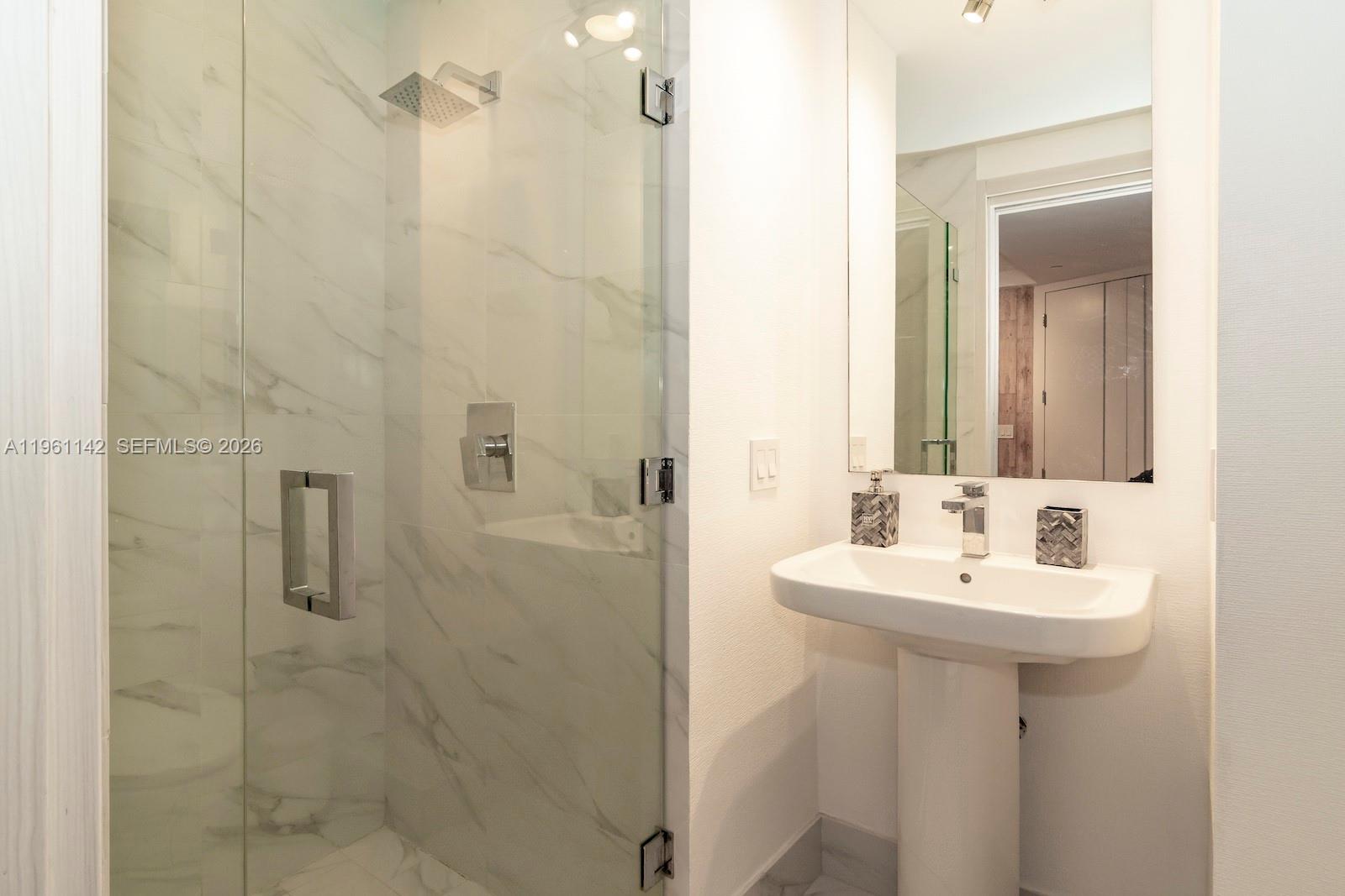 801 S Miami Ave #3803, Miami FL 33130