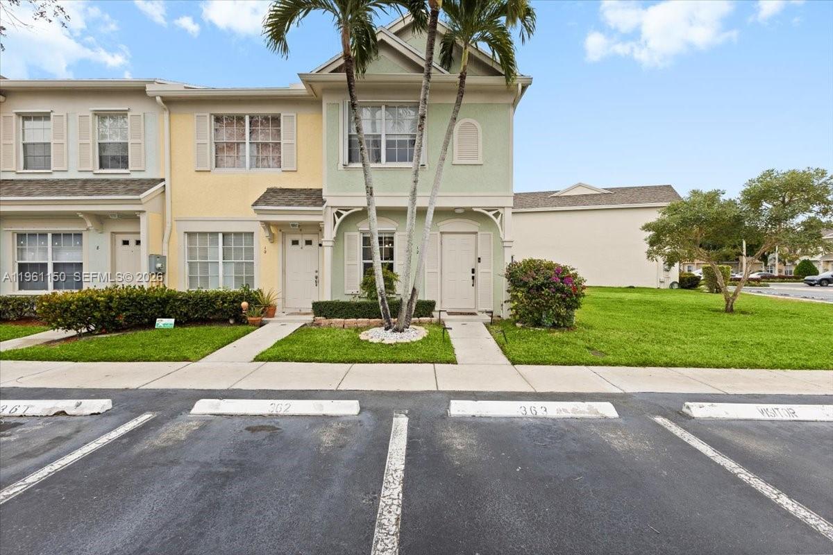 12 Whitehead Cir, Weston FL 33326