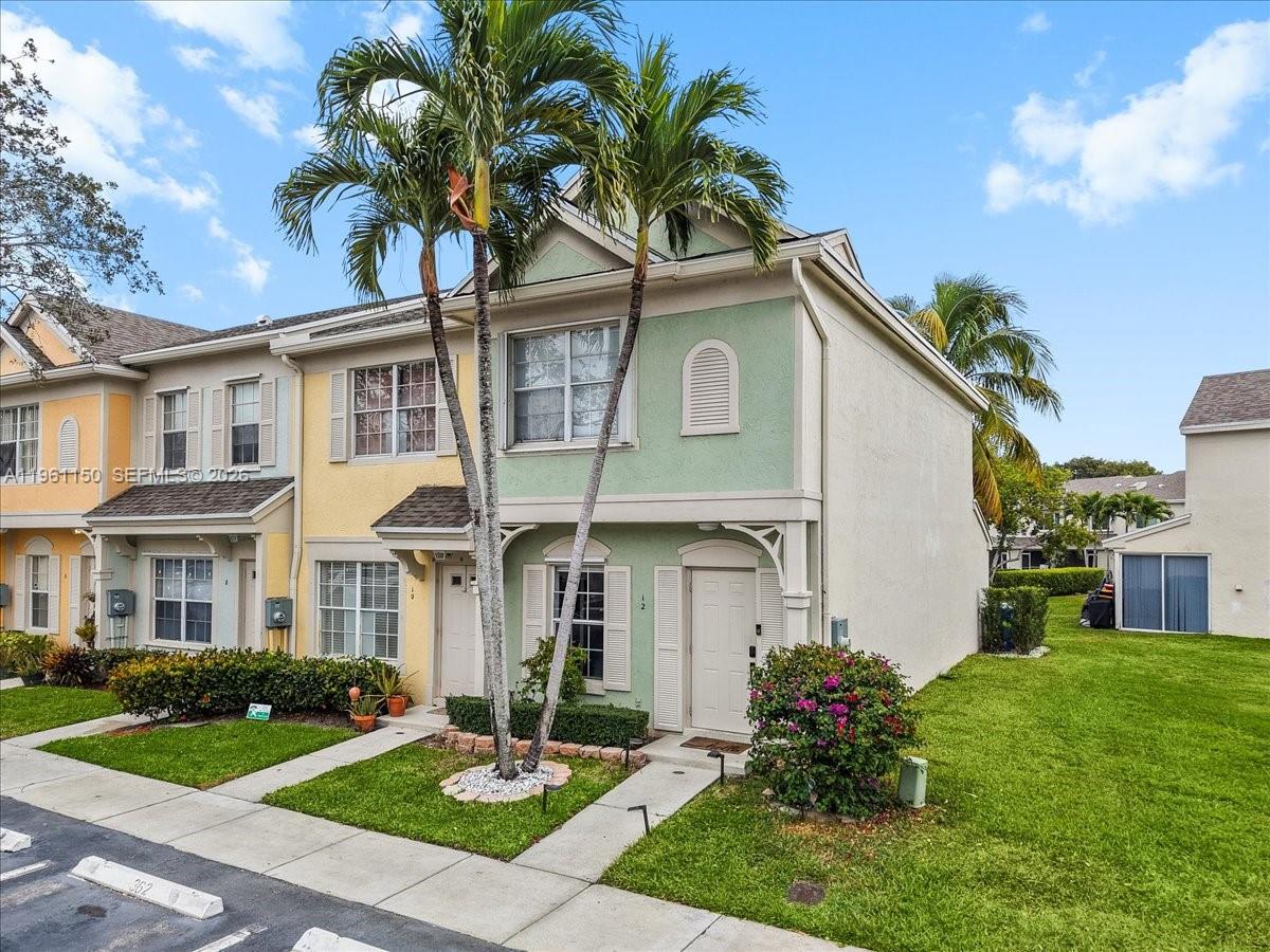 12 Whitehead Cir, Weston FL 33326