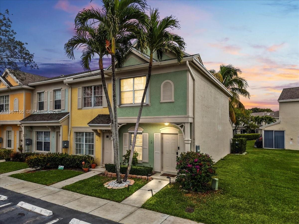 12 Whitehead Cir, Weston FL 33326