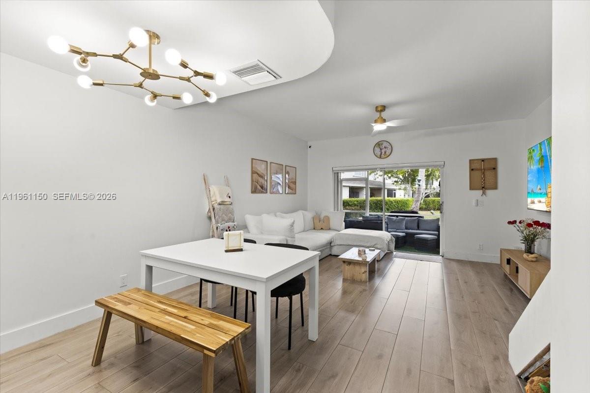 12 Whitehead Cir, Weston FL 33326
