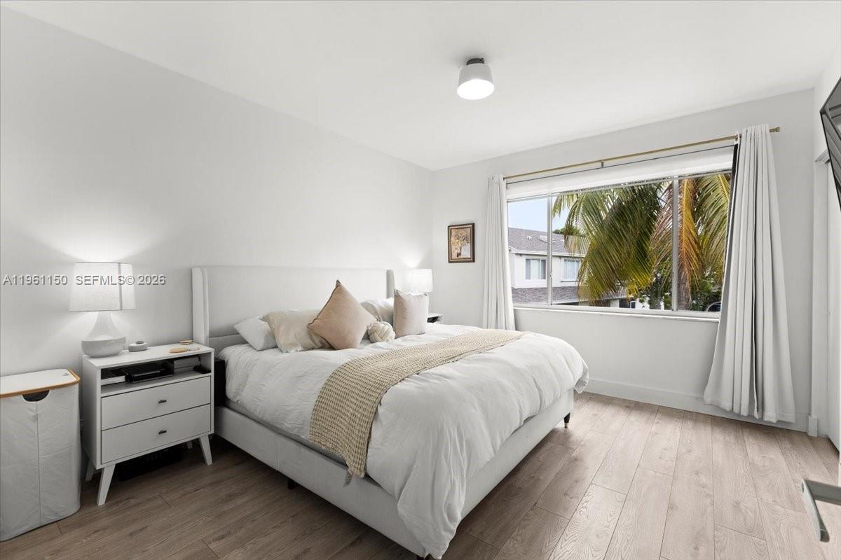 12 Whitehead Cir, Weston FL 33326