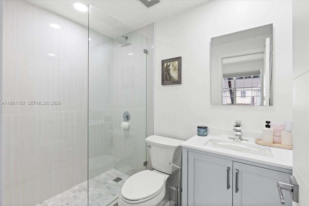 12 Whitehead Cir, Weston FL 33326