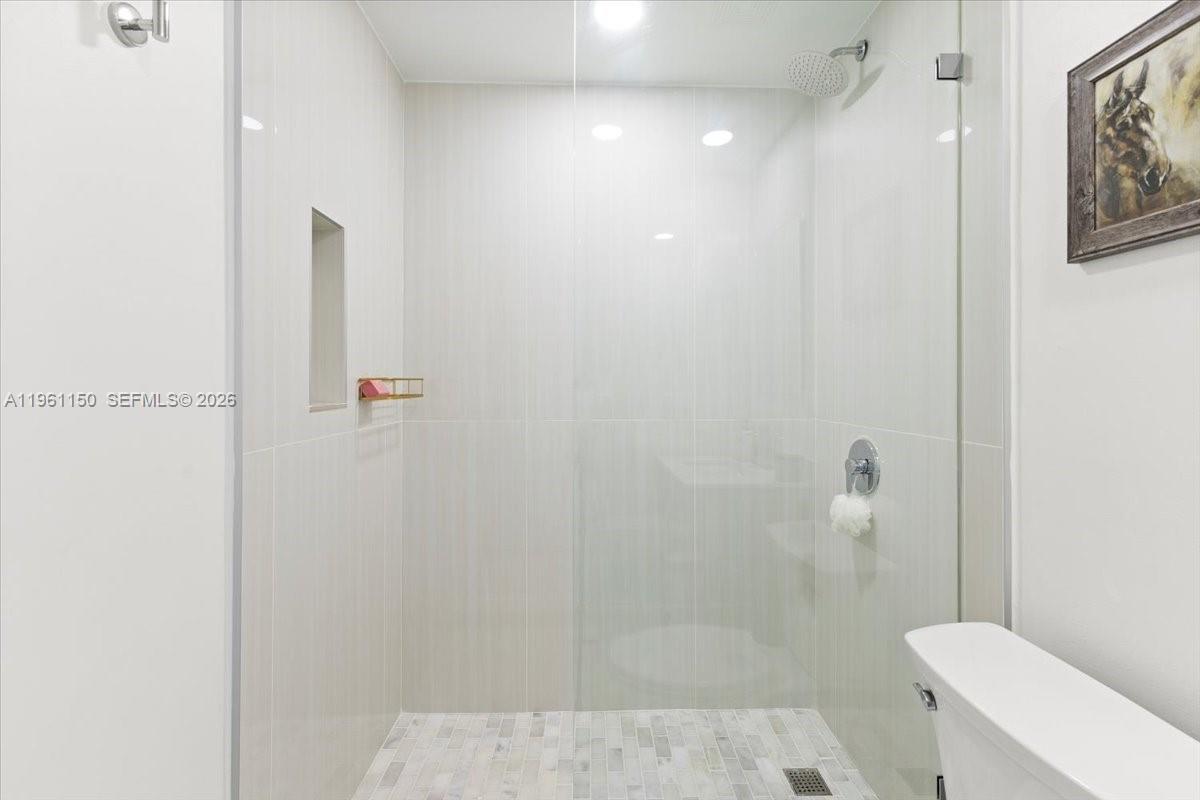 12 Whitehead Cir, Weston FL 33326