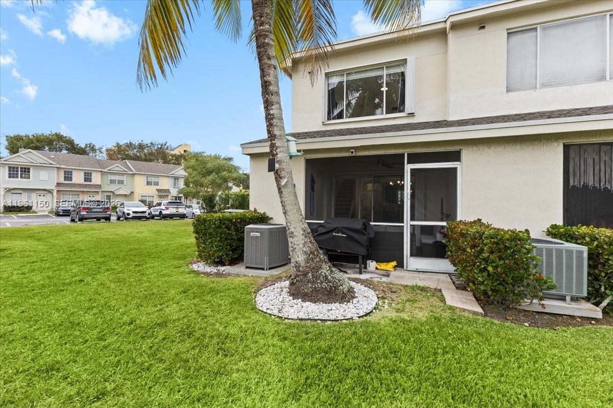 12 Whitehead Cir, Weston FL 33326