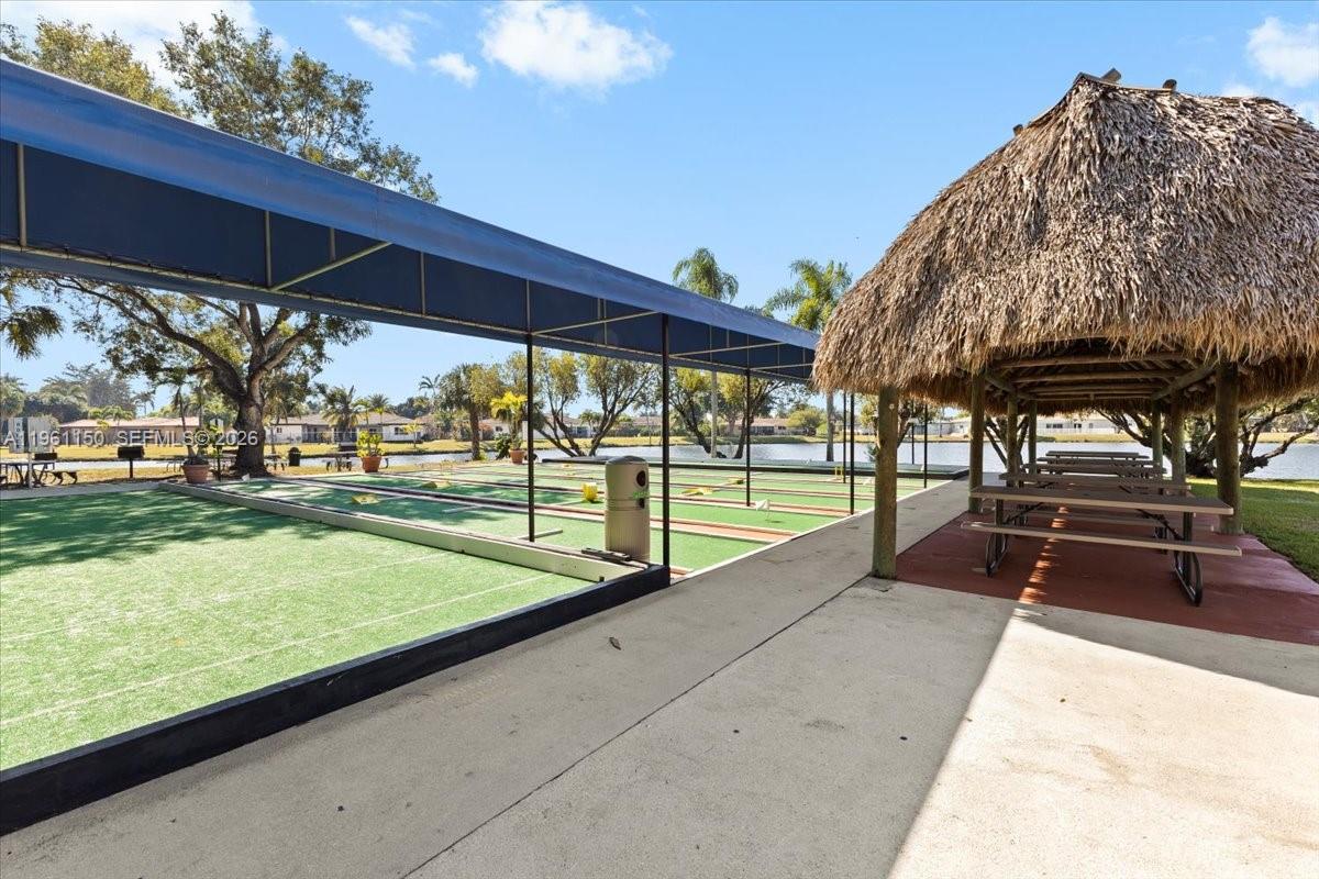 12 Whitehead Cir, Weston FL 33326