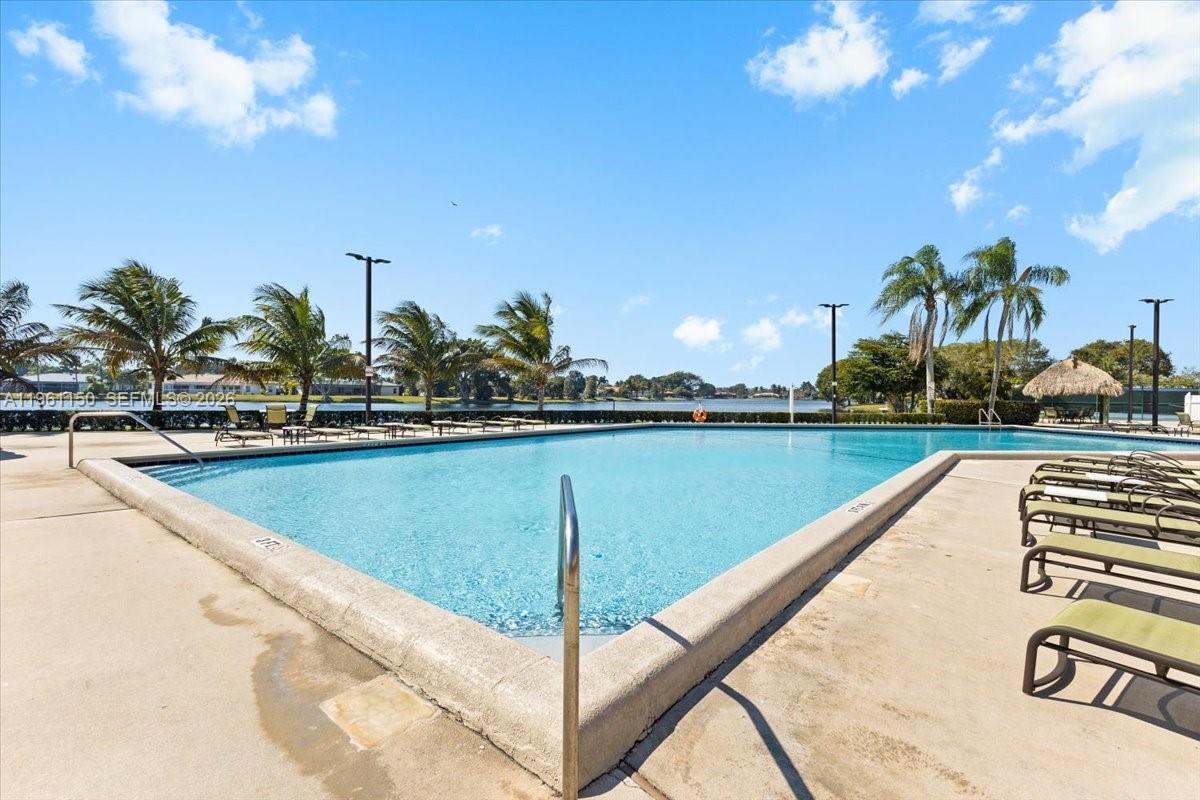 12 Whitehead Cir, Weston FL 33326