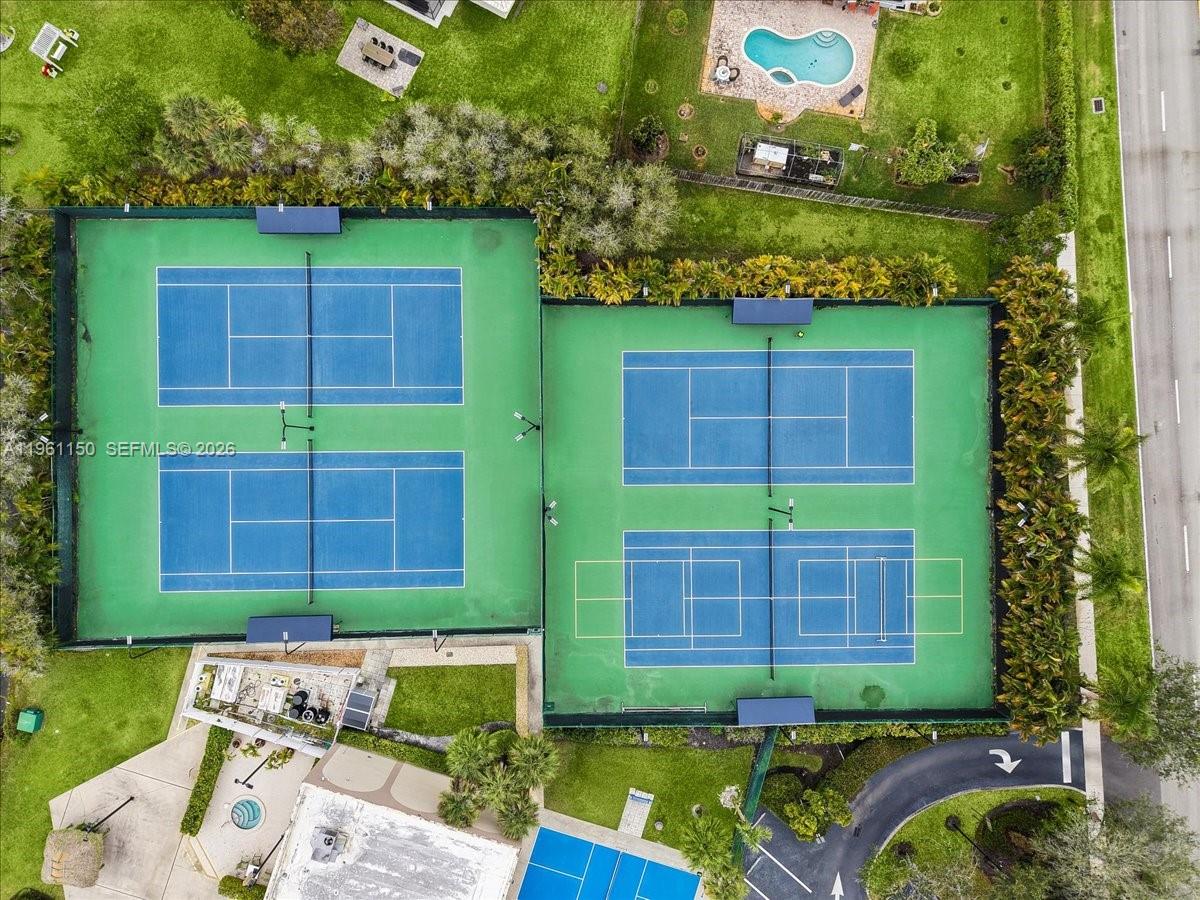 12 Whitehead Cir, Weston FL 33326