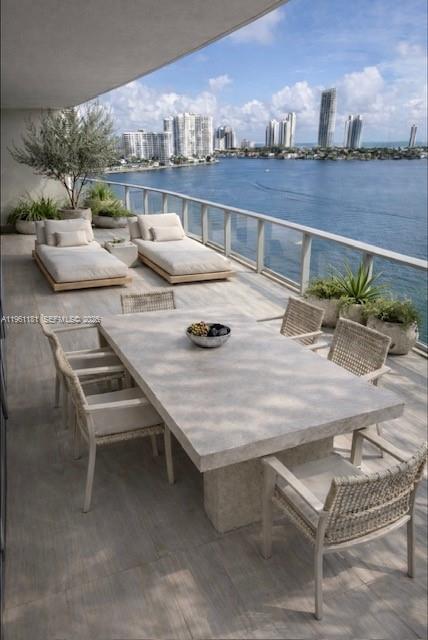 3300 NE 188th St #LPH16, Aventura FL 33180