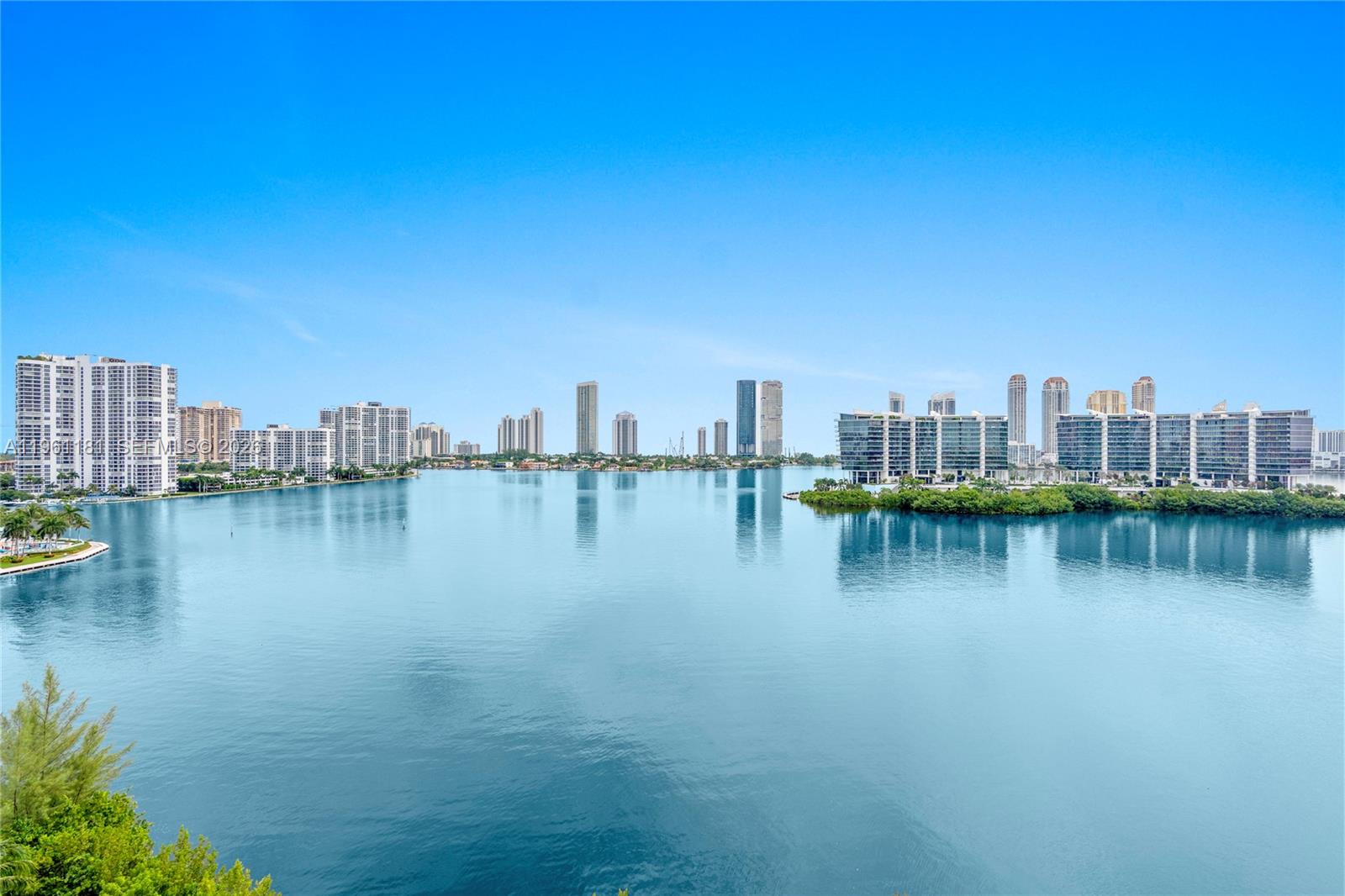3300 NE 188th St #LPH16, Aventura FL 33180