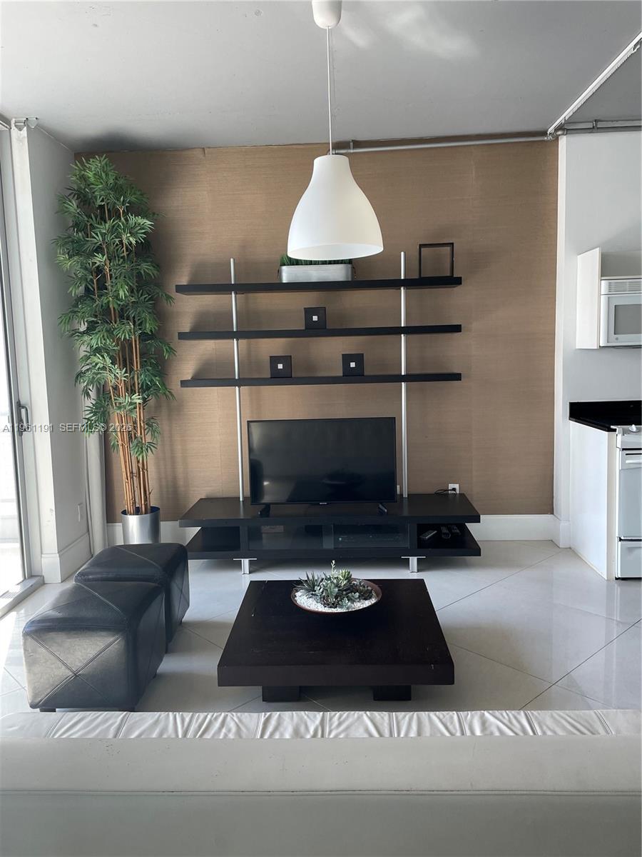 690 SW 1st Ct #1021, Miami FL 33130