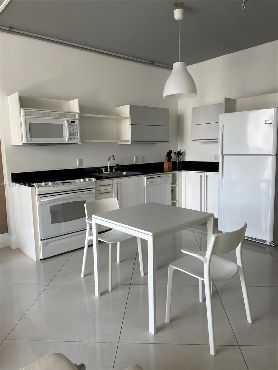 690 SW 1st Ct #1021, Miami FL 33130
