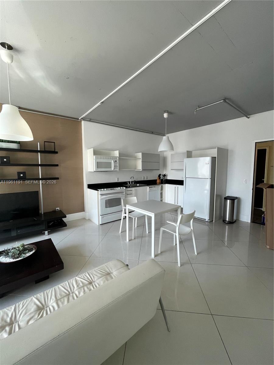 690 SW 1st Ct #1021, Miami FL 33130