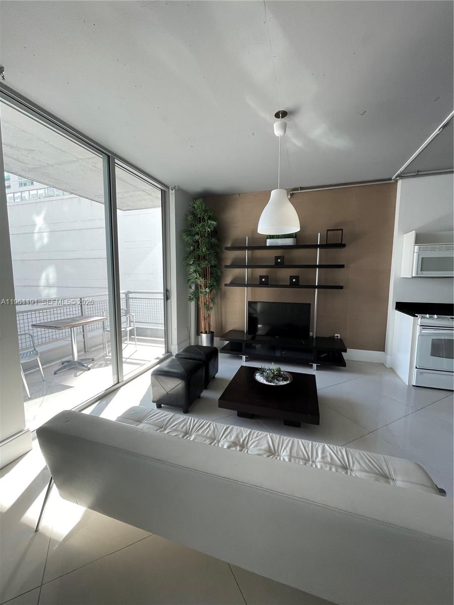 690 SW 1st Ct #1021, Miami FL 33130