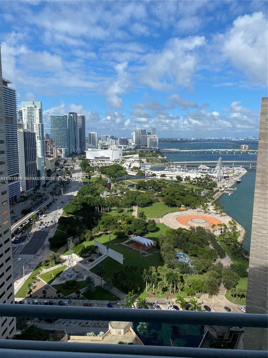 325 S Biscayne Blvd #3116, Miami FL 33131