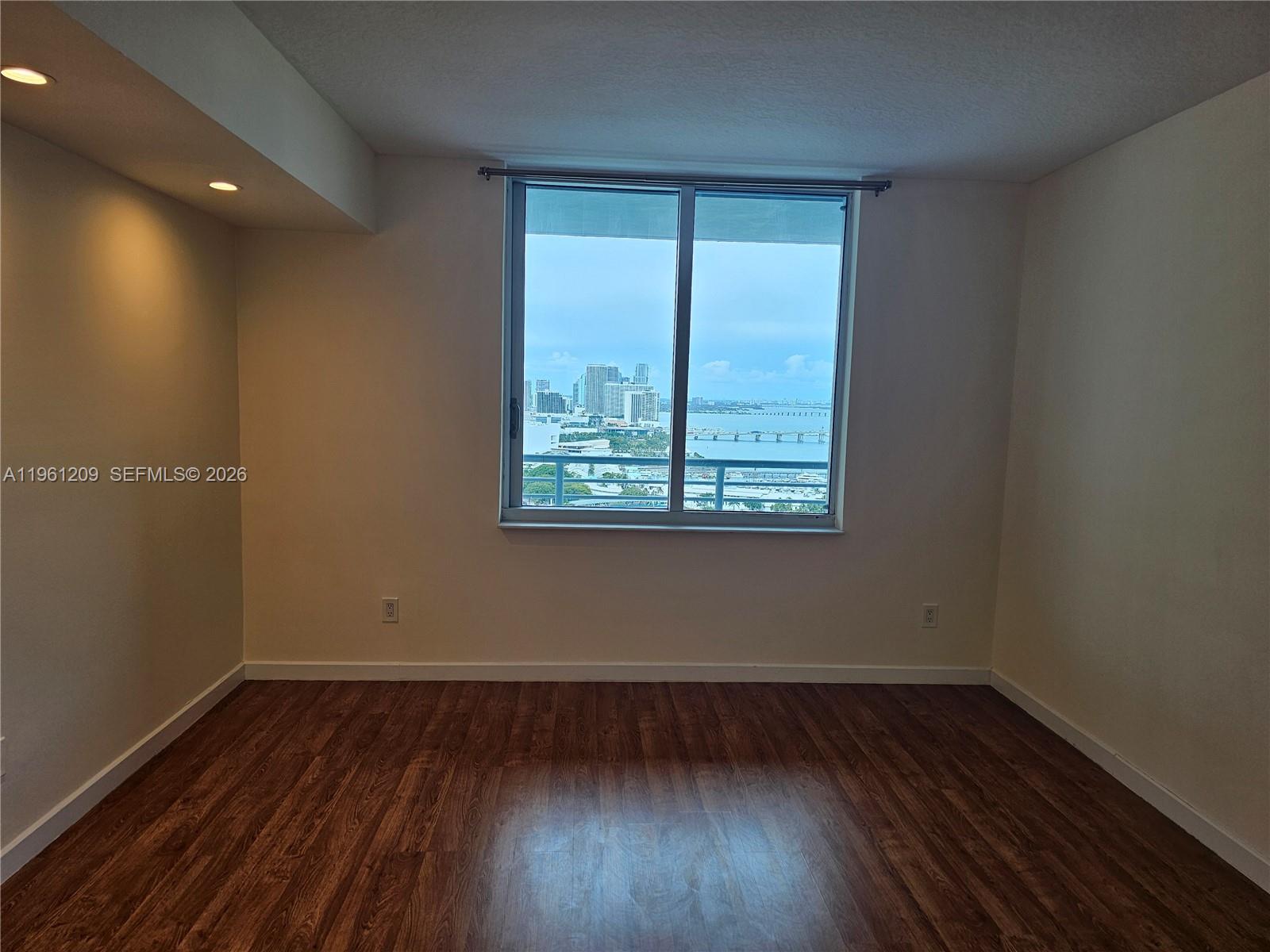325 S Biscayne Blvd #3116, Miami FL 33131