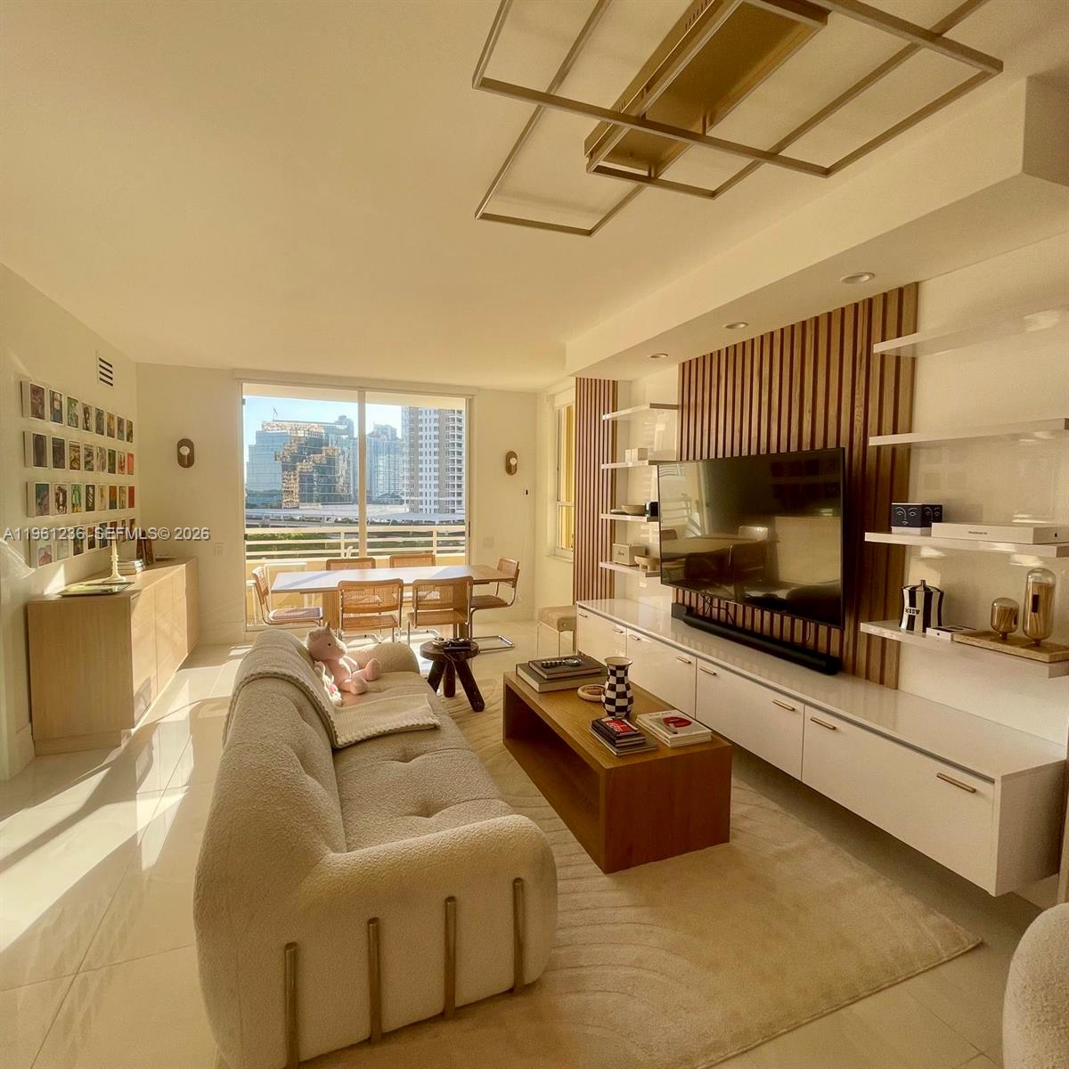 888 Brickell Key Dr #802, Miami FL 33131