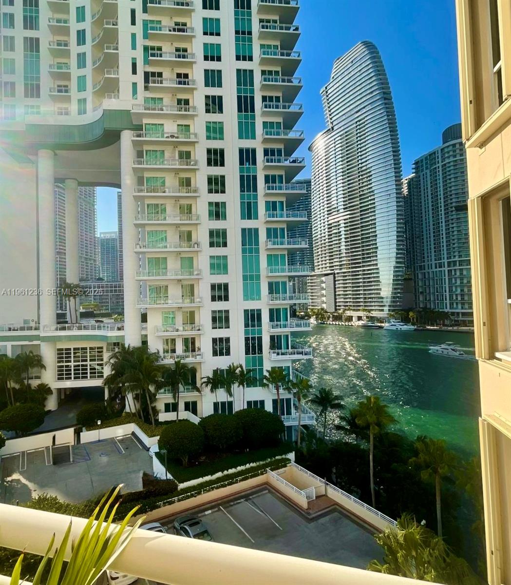 888 Brickell Key Dr #802, Miami FL 33131