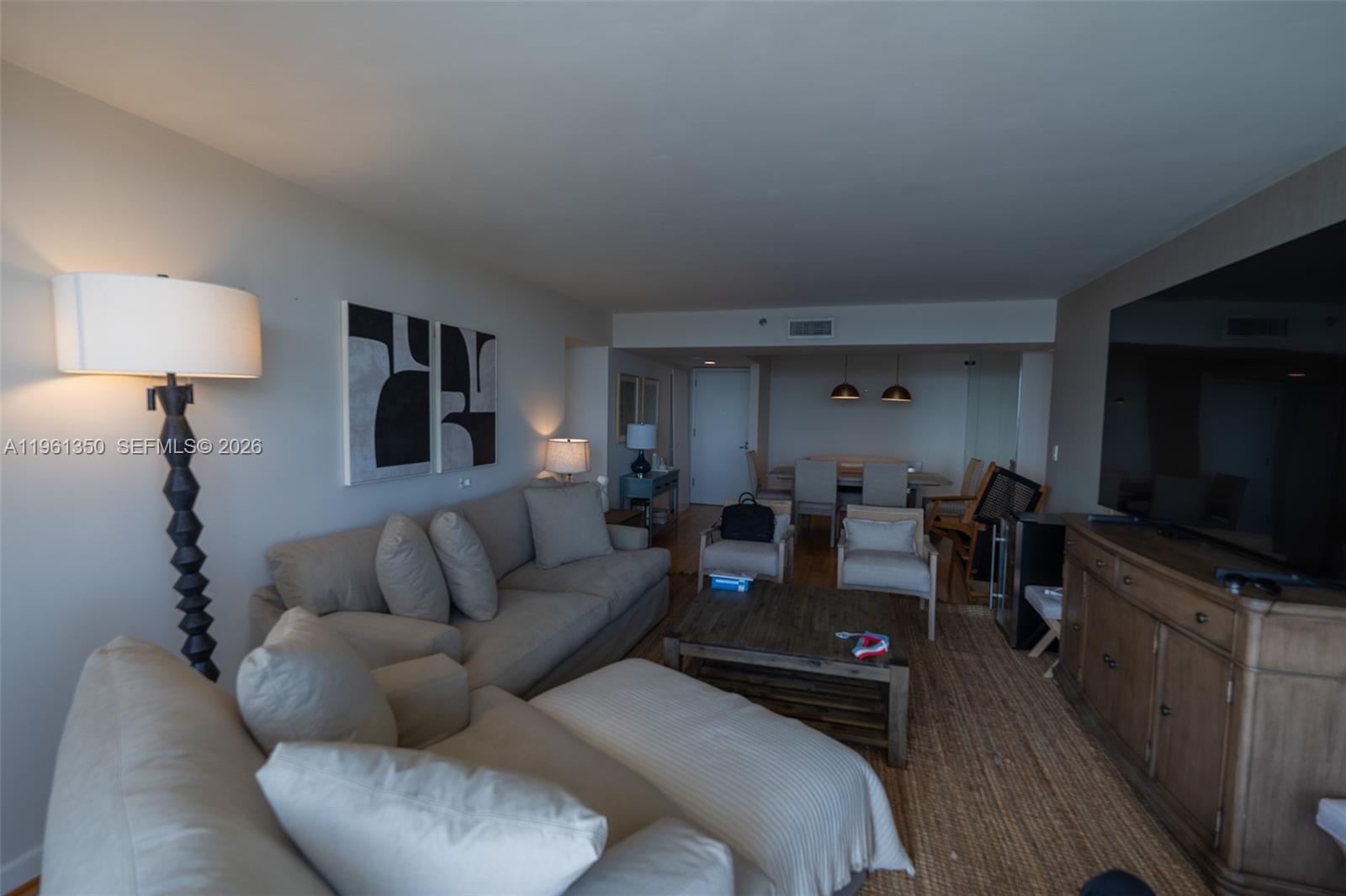 1000 W Island Blvd #2812, Aventura FL 33160