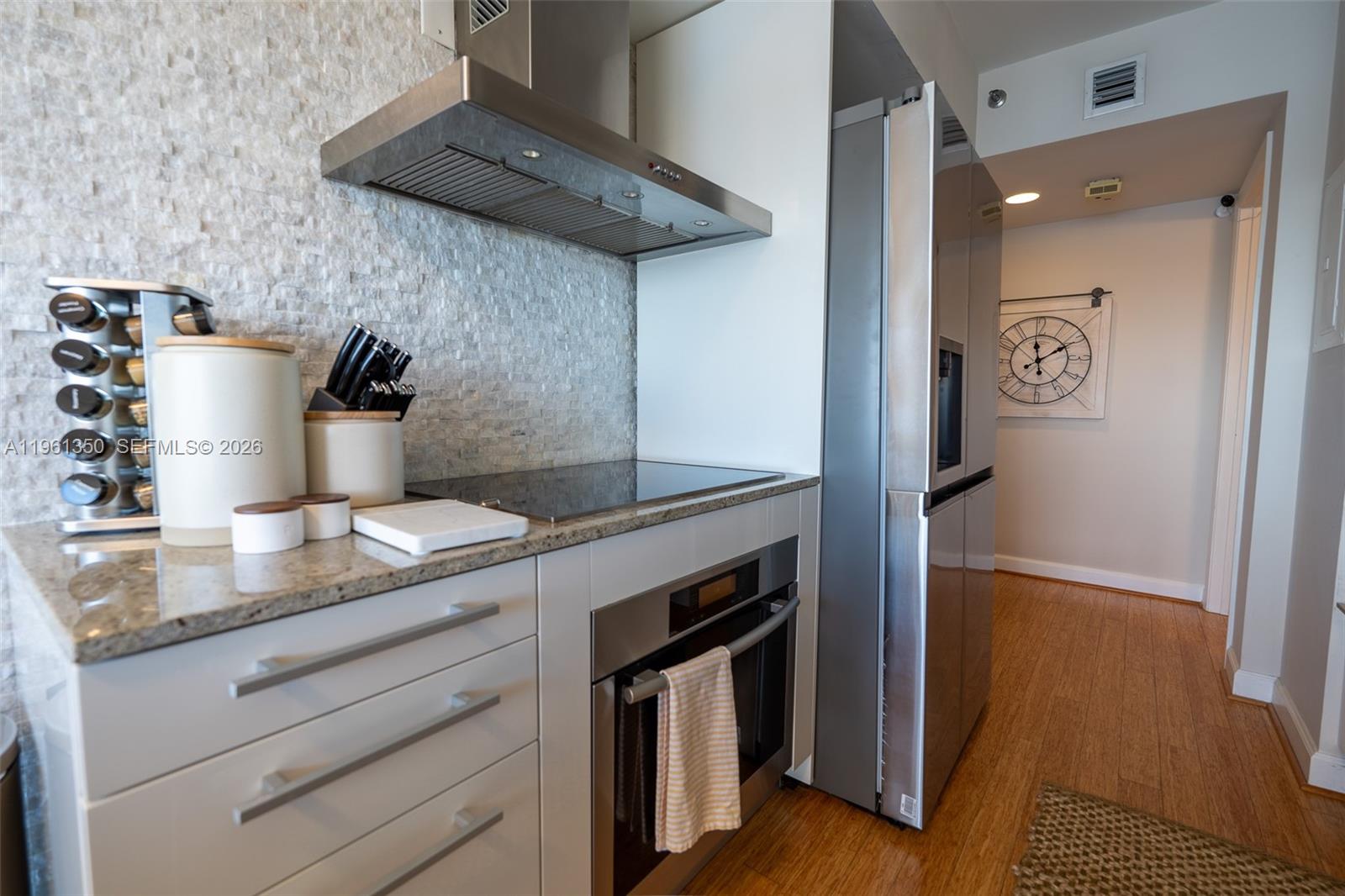 1000 W Island Blvd #2812, Aventura FL 33160