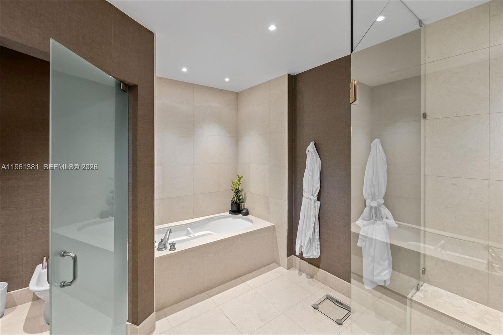 6799 Collins Ave #506, Miami Beach FL 33141