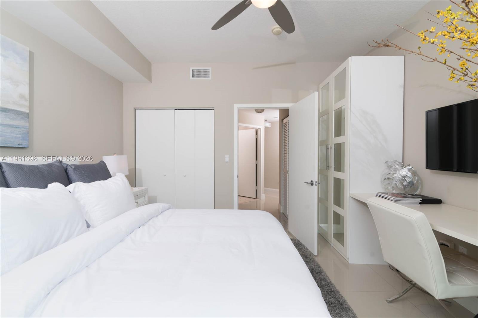 79 SW 12th St #3412-S, Miami FL 33130