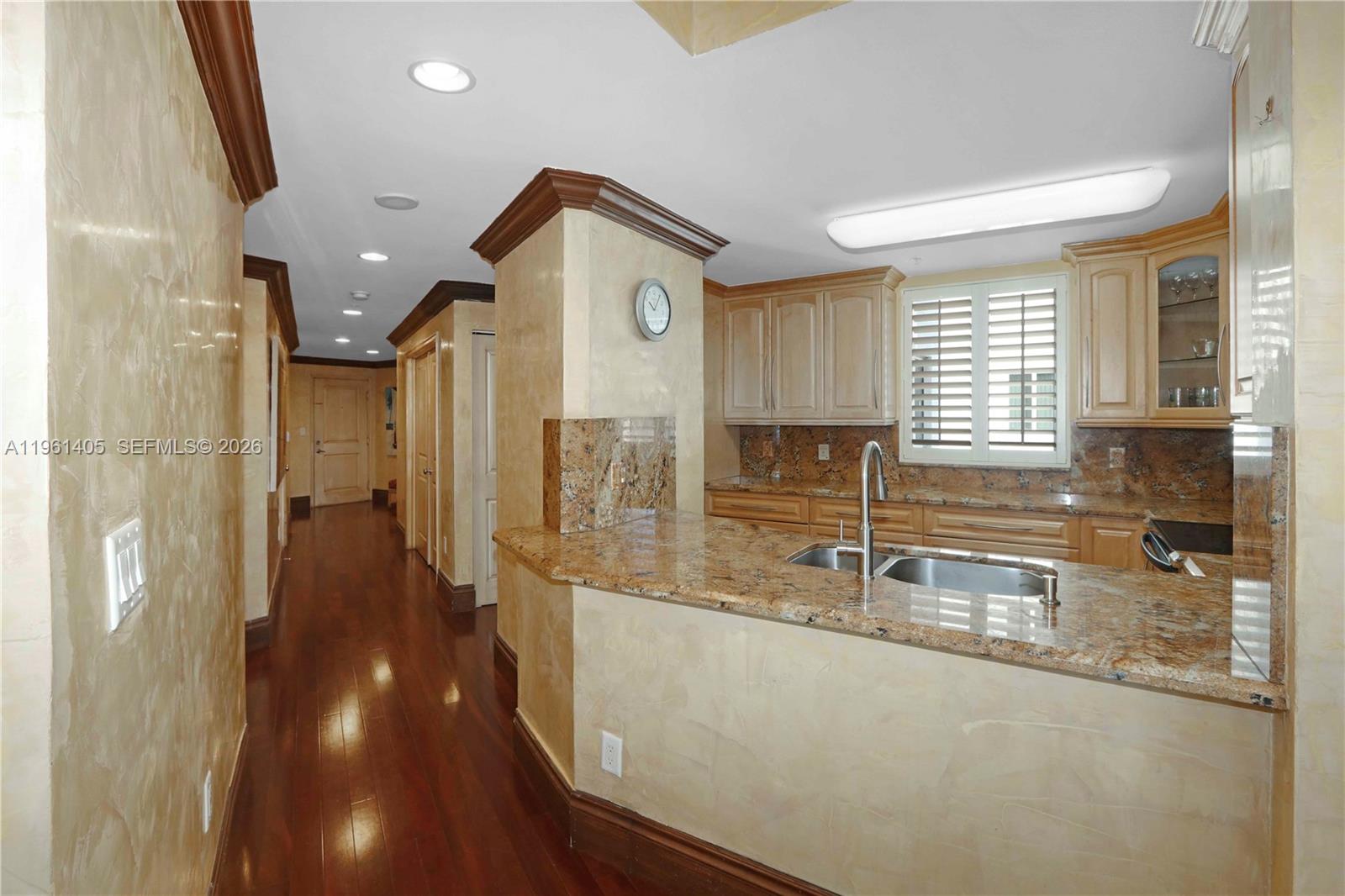 10 Aragon Ave #1216, Coral Gables FL 33134