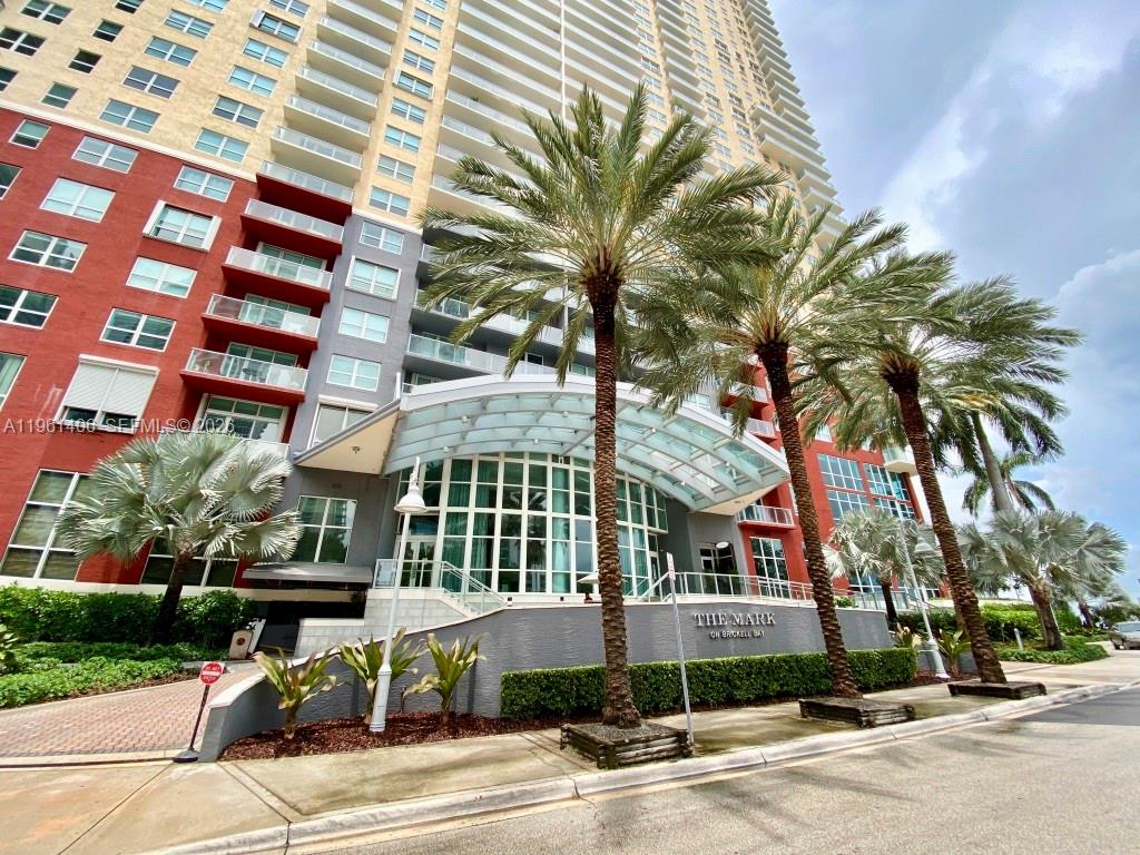 1155 Brickell Bay Dr #607, Miami FL 33131