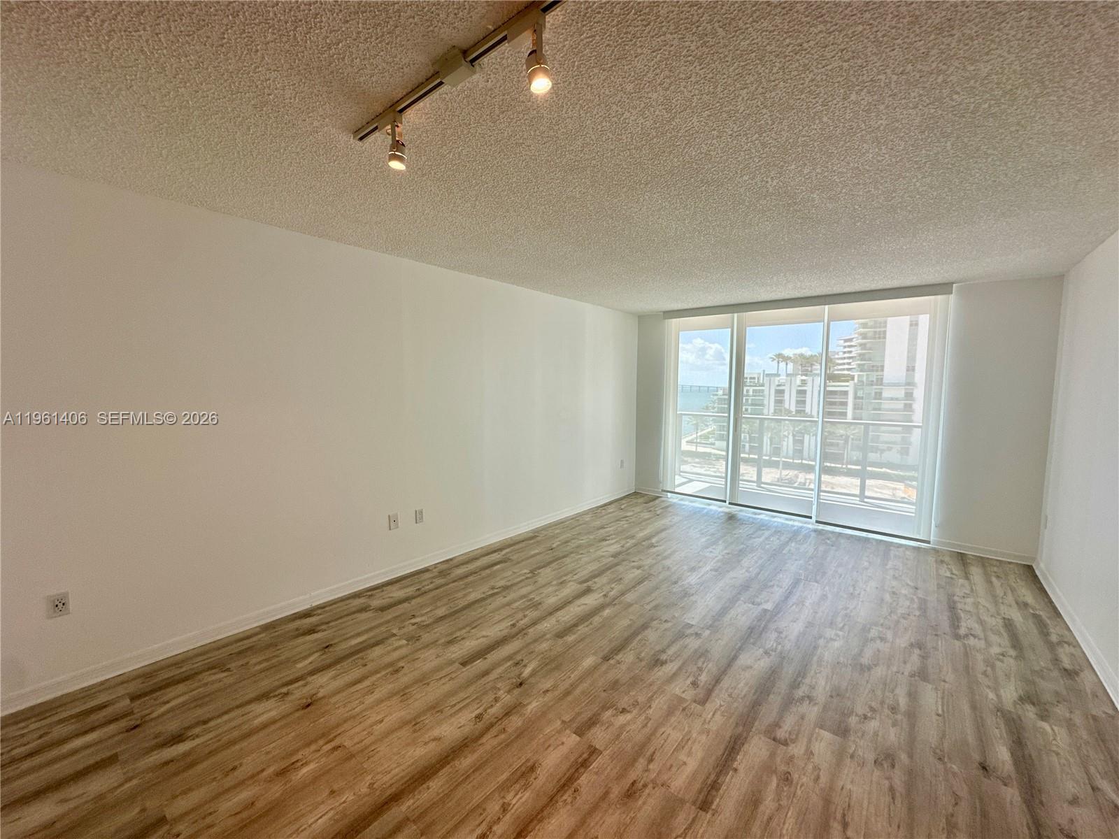 1155 Brickell Bay Dr #607, Miami FL 33131
