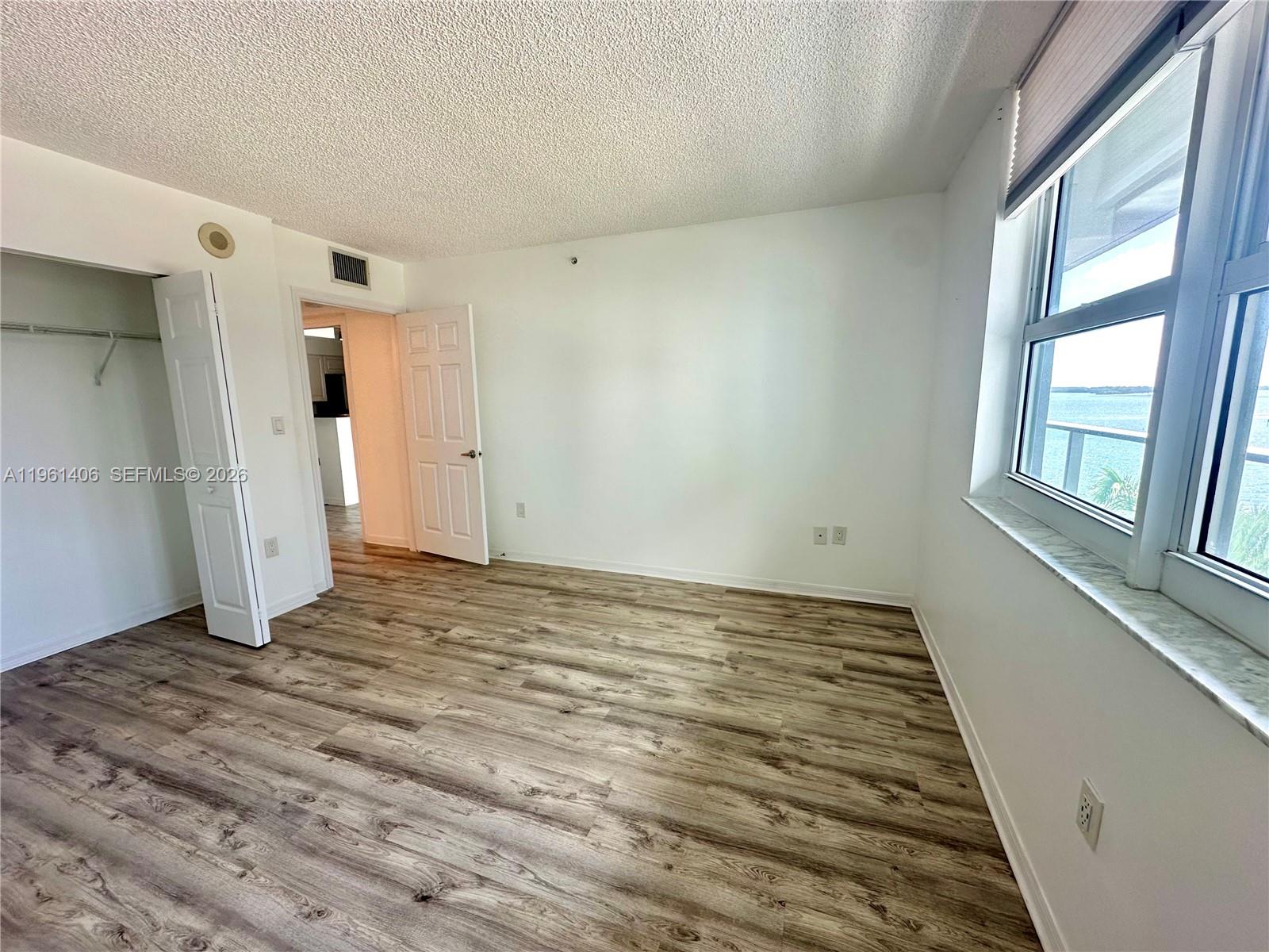 1155 Brickell Bay Dr #607, Miami FL 33131