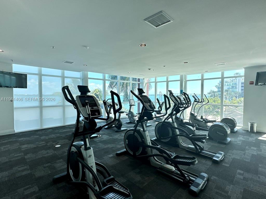 1155 Brickell Bay Dr #607, Miami FL 33131