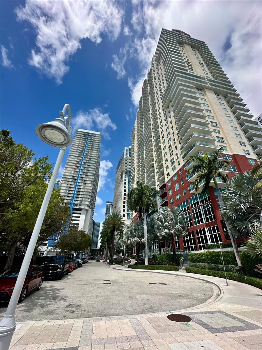 1155 Brickell Bay Dr #607, Miami FL 33131