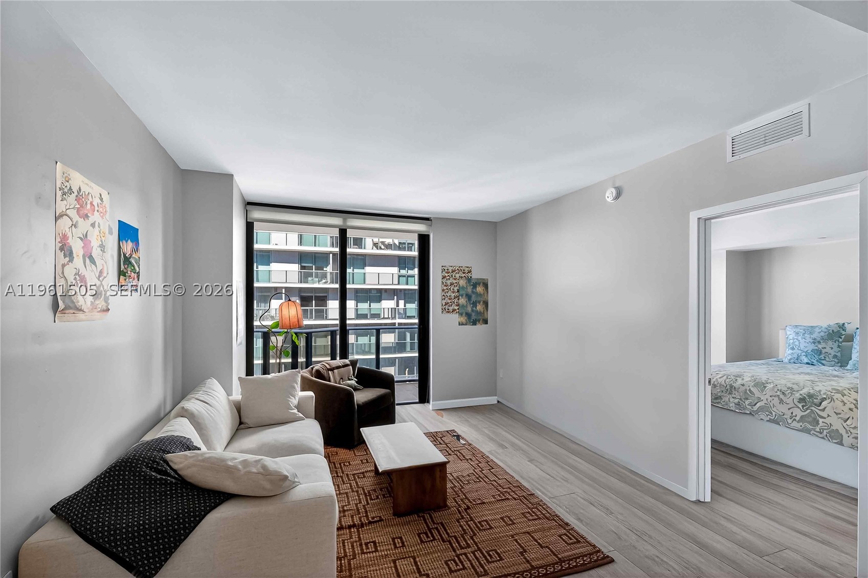 45 SW 9th St #3807, Miami FL 33130