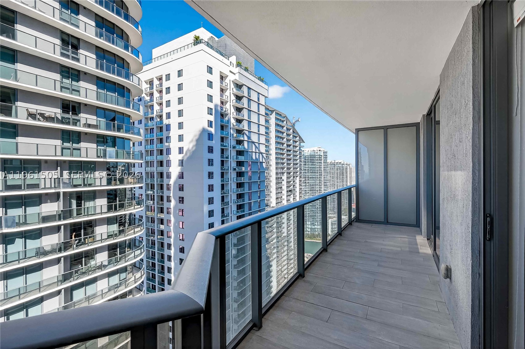 45 SW 9th St #3807, Miami FL 33130