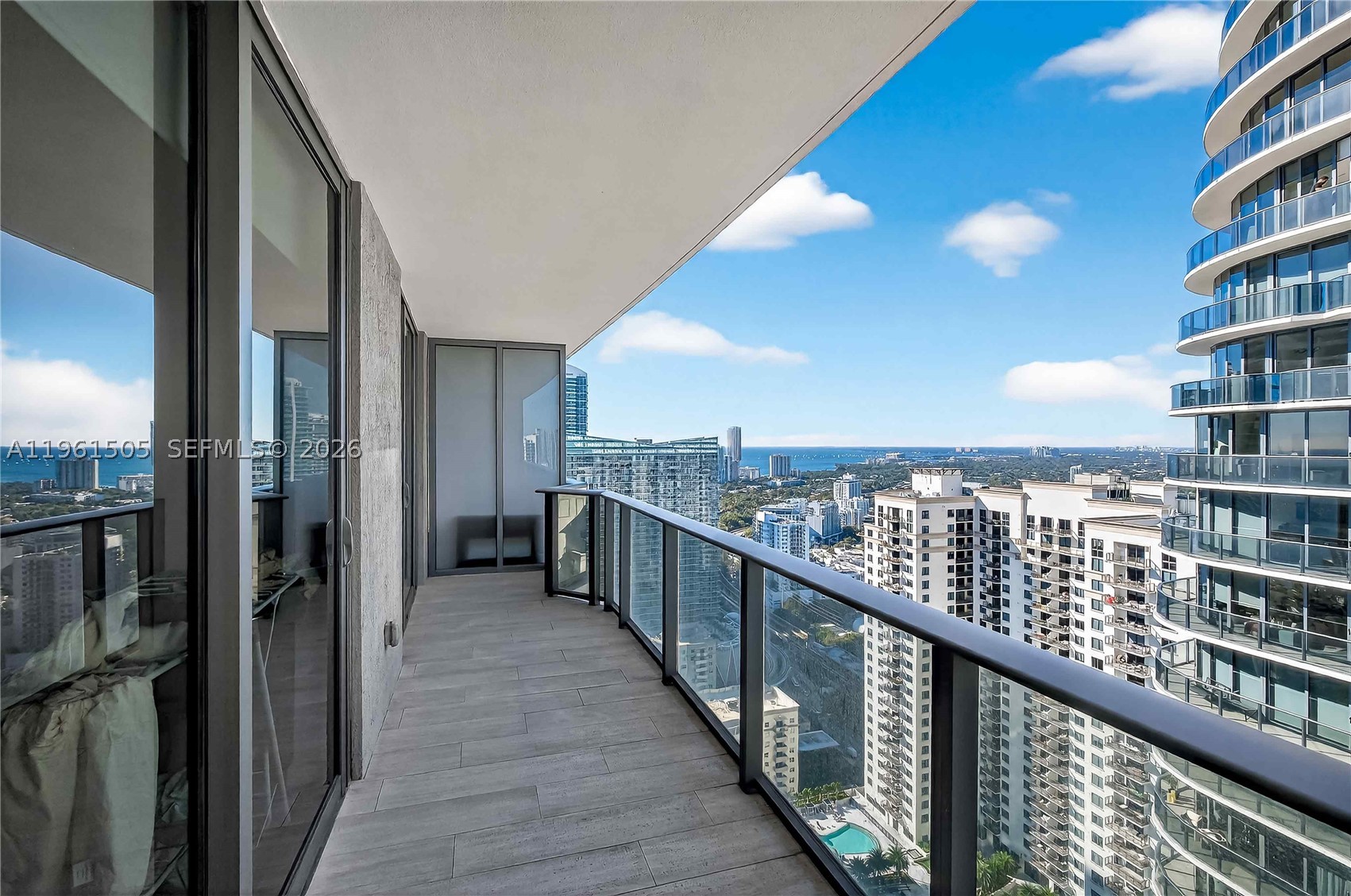 45 SW 9th St #3807, Miami FL 33130