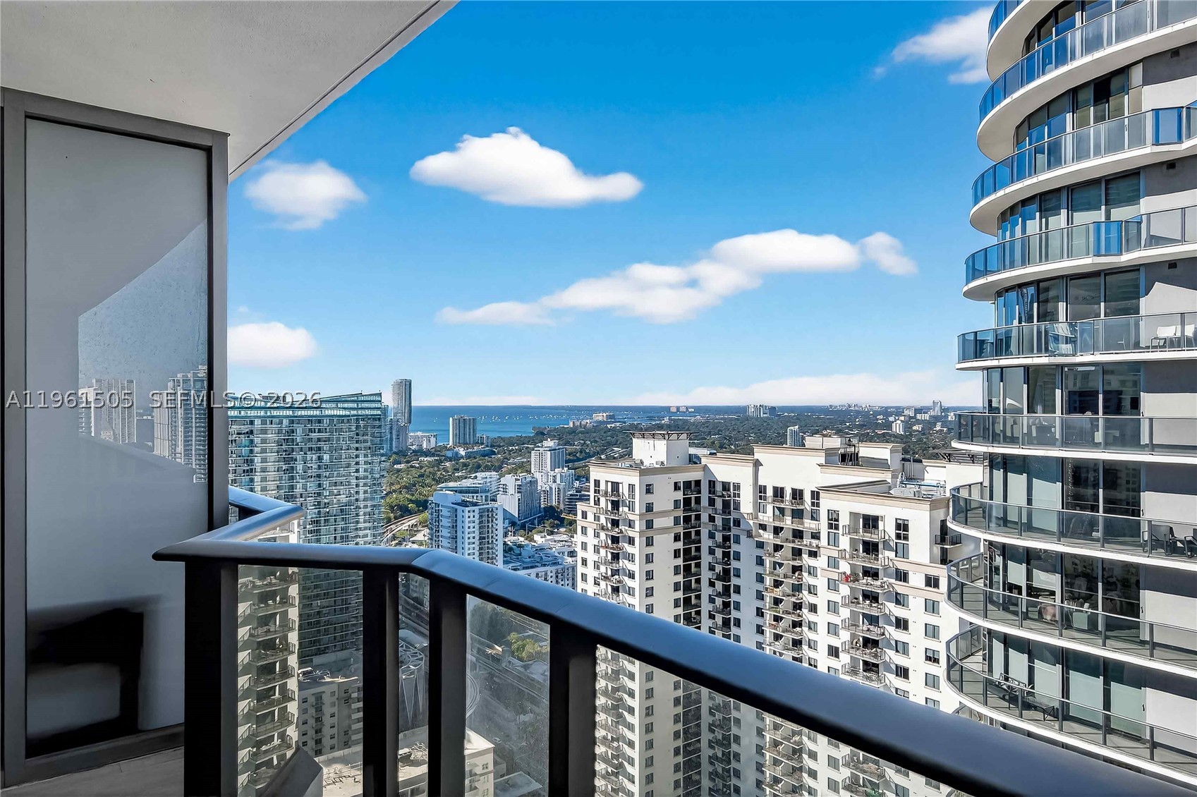 45 SW 9th St #3807, Miami FL 33130