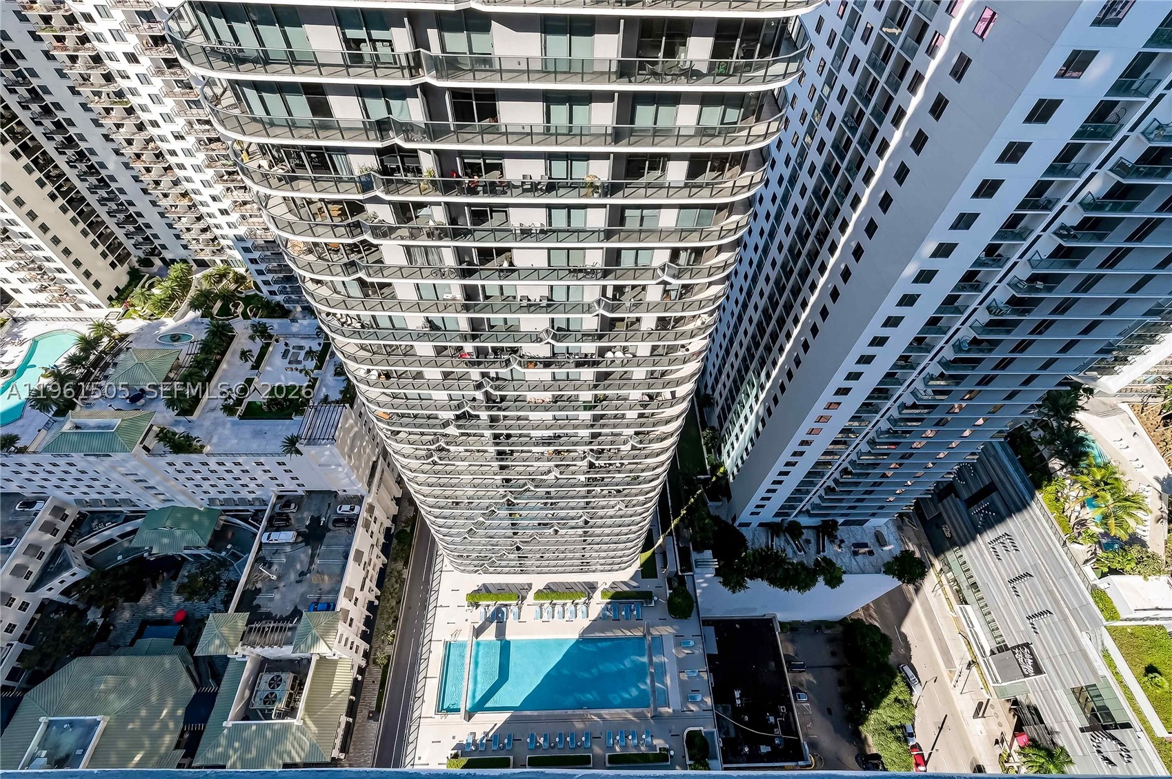 45 SW 9th St #3807, Miami FL 33130