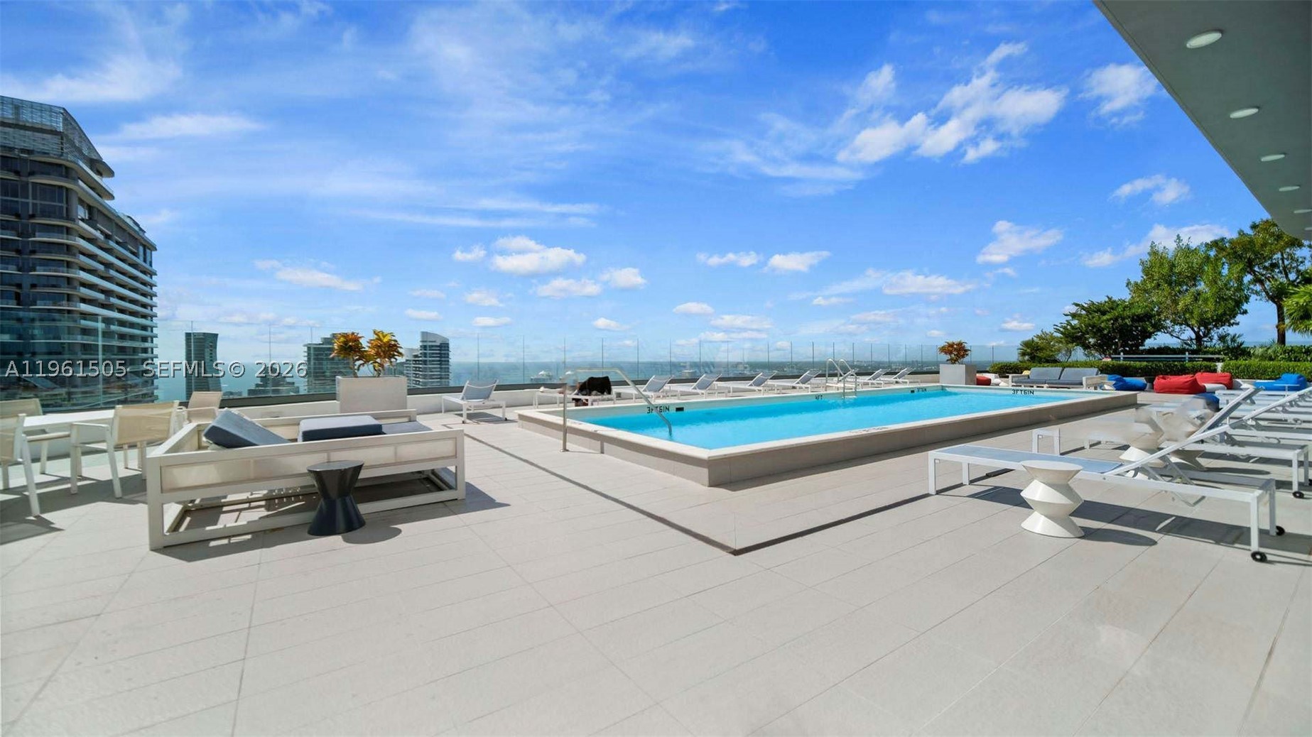 45 SW 9th St #3807, Miami FL 33130