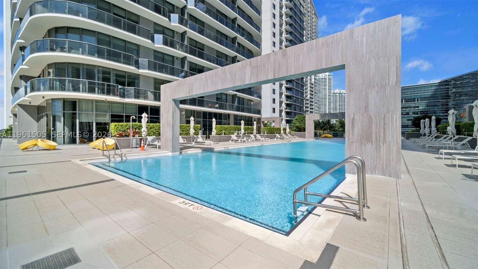 45 SW 9th St #3807, Miami FL 33130