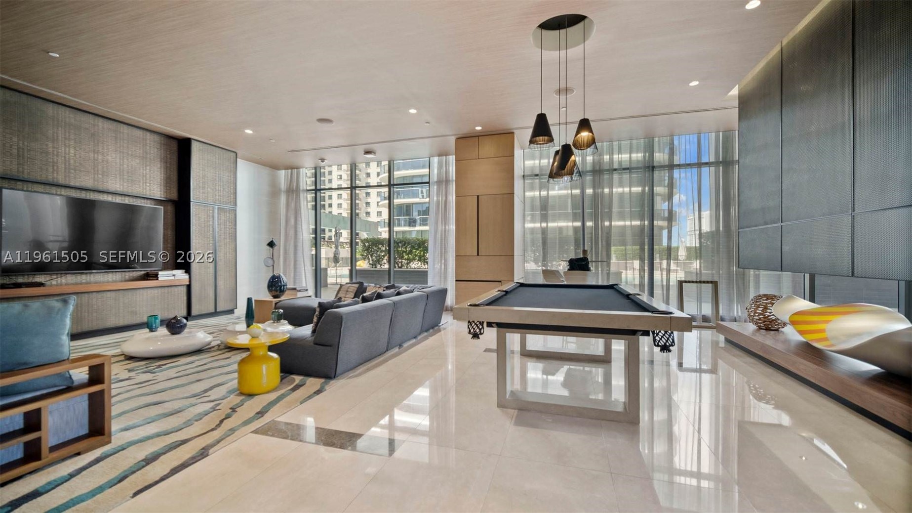 45 SW 9th St #3807, Miami FL 33130