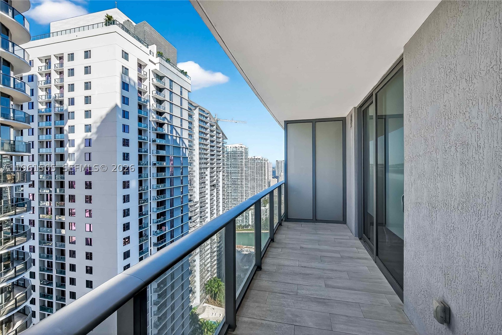 45 SW 9th St #3807, Miami FL 33130