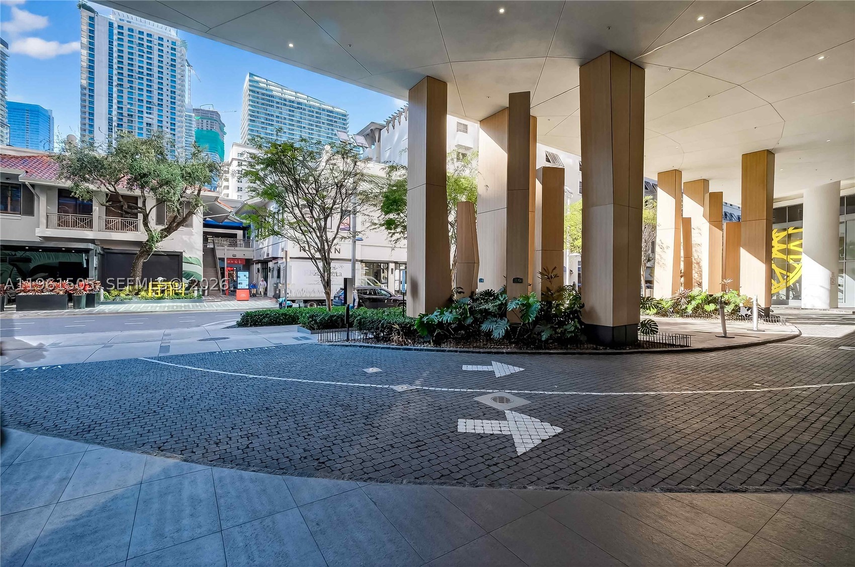 45 SW 9th St #3807, Miami FL 33130