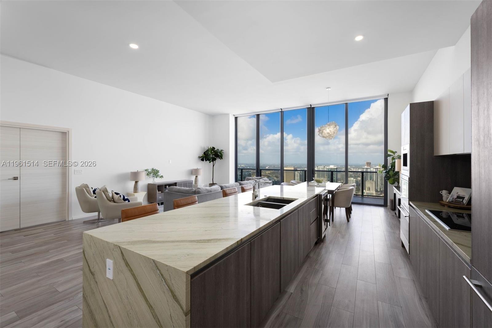 801 S Miami Ave #5804, Miami FL 33130